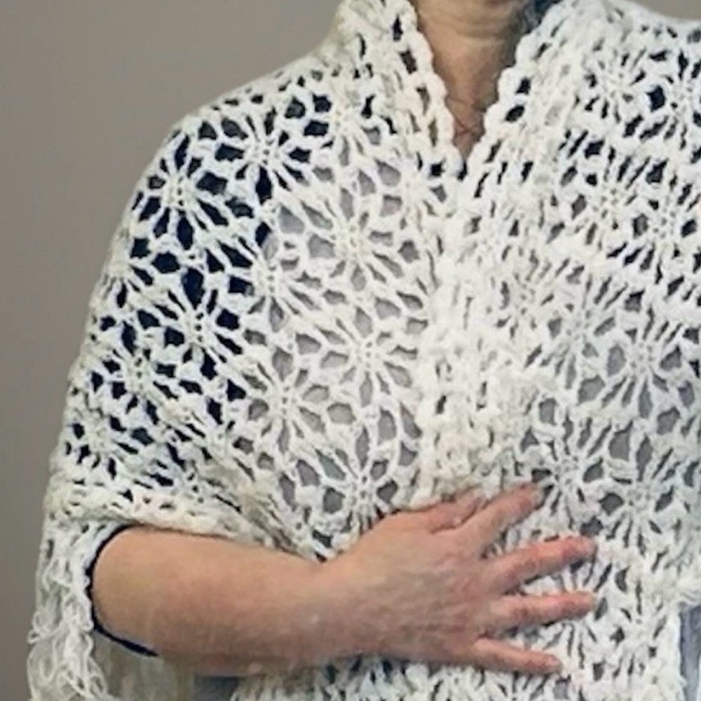 Vintage 1970s Crochet Bridal Shawl White Floral Lace Fringe Wrap